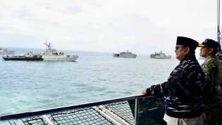 Kemegahan Armada Nusantara: Presiden Prabowo Saksikan Demo Laut TNI AL di Teluk Jakarta