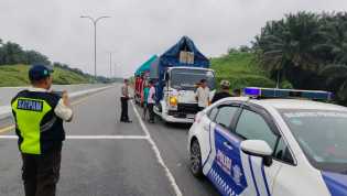 PJR Tangkap Pelaku Pengeroyokan Sopir Truk di Tol Pekanbaru-Dumai