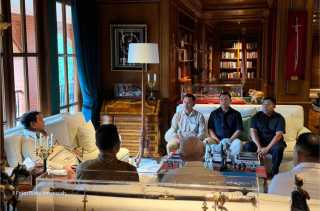 Momen Hangat Silaturahmi Presiden Prabowo dengan Mantan Ajudan dan Pengawal di Hambalang