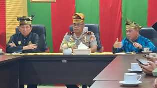 Sambangi Balai Adat, Kapolda Riau Gandeng LAMR Berantas Narkoba Lewat Kampung Bersinar