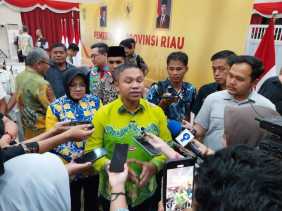 Tak Ada Alasan! Gubernur Riau Abdul Wahid Desak Perusahaan Segera Mutasi Plat Kendaraan Operasional