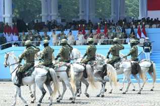 Defile Ratusan Ribu Personel dan Aksi Tempur TNI Warnai Peringatan HUT ke-80 TNI