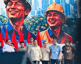 Hadiri Peringatan Hari Buruh Internasional, Presiden Prabowo Tegaskan Tak Akan Gentar Bela Rakyat