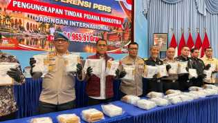 Polda Riau Sita 35 Kg Sabu Jaringan Malaysia, Pemesan Ditangkap di Sumbar