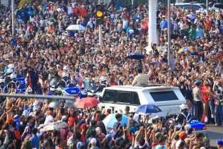 Masyarakat Padati Jalan dari Istana Merdeka ke Monas, Sambut Presiden Prabowo dalam Rangkaian Kebesaran HUT ke-80 TNI
