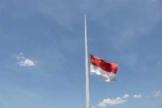 Hormati Wapres Ke-6 RI Try Sutrisno, Pemerintah Instruksikan Pengibaran Bendera Setengah Tiang Selama 3 Hari