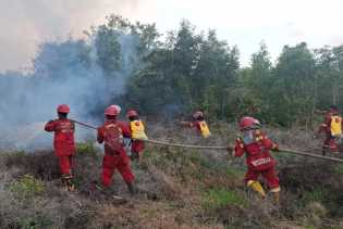 Angin Berubah Arah Persulit Manggala Agni Jinakkan Api