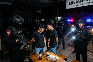 Listrik Blackout: Dua Pria Asyik Pakai Narkoba di Kafe Diciduk Polisi