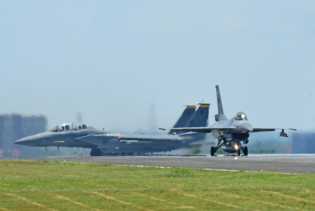 F-16 TNI AU dan F-15 AS Terlibat Dogfight dalam Latma Cope West di Pekanbaru