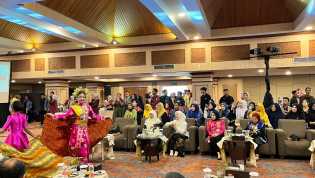 Pemanfaatan Minyak Sawit untuk Batik, DWP Riau Dorong Ekonomi Kreatif