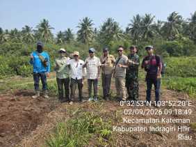 Babinsa Koramil 11/Pulau Burung Dampingi Survey Lokasi Lahan Eks PT RSUP Bersama PT APN dan Koperasi Al-Faruq Jaya Lestari