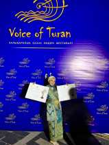 Kisah Rara Musisi Pekanbaru Berawal dari Panggung Kondangan Hingga Kazakhstan