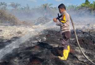 Riau Tetapkan Siaga Darurat Karhutla Terhitung 13 Februari Hingga 30 November