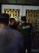 Pintu Digembok Total, Massa Anti Maksiat Lumpuhkan Operasional New Paragon