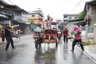 Siapa Saja Boleh Disiram! Keseruan Tanpa Batas di Festival Perang Air Selatpanjang