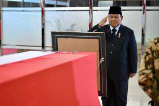 Presiden Prabowo Beri Penghormatan Terakhir untuk Tiga Prajurit TNI yang Gugur di Misi UNIFIL Lebanon