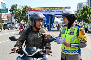 Catat! Merokok Saat Berkendara Jadi Salah Satu Target Buruan Operasi Patuh 2026