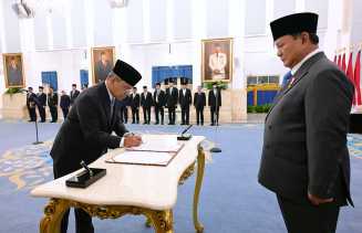 Presiden Prabowo Lantik Suahasil Nazara sebagai Menteri Keuangan