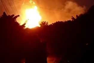 Pipa Gas Tanam Meledak di Kemuning Inhil, Kobaran Api Menjulang Tinggi ke Angkasa