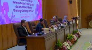 Dr Karmila Sari Pandu Forum Nasional Bahas Harga Satuan Pendidikan dan Kuota Perempuan