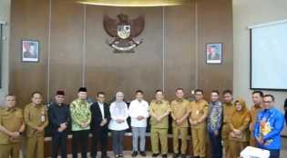 Bupati Kuansing Hadiri Kegiatan Launching Forum DPR RI Asal Riau
