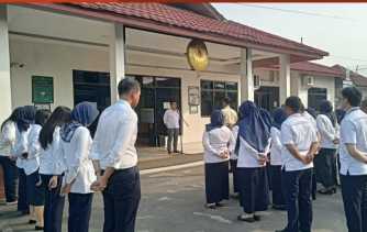 Apel Senin Pagi di Pengadilan Negeri Tembilahan Dikawal Khidmat oleh Wakil Ketua