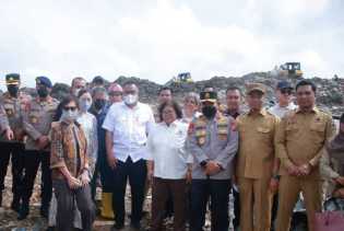 Menteri LH Tinjau Muara Fajar Pekanbaru, Dorong 'Gunung Sampah' Jadi Energi