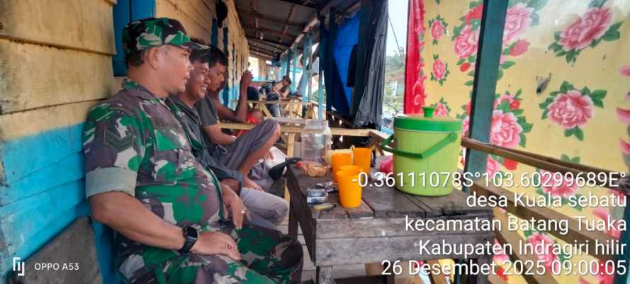 Babinsa Kuala Sebatu kepada masyarakat agar menjaga situasi kondusif menjelang Tahun Baru