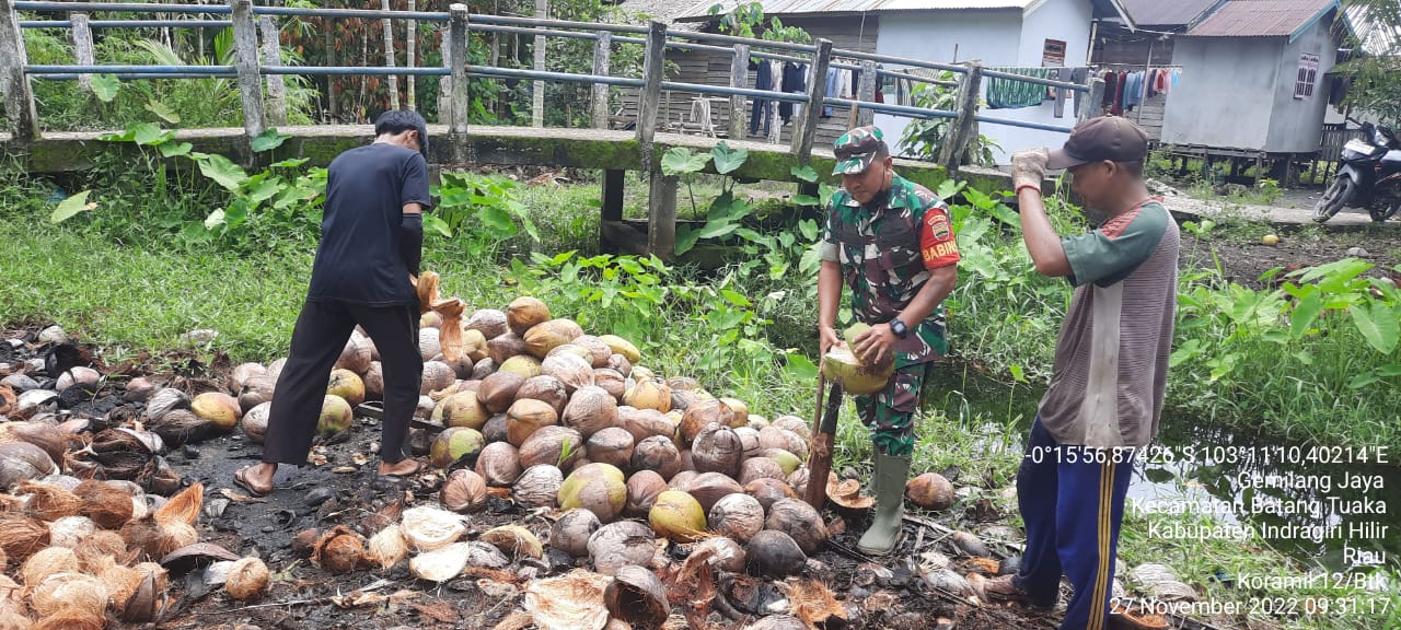 Serda Siswanto Babinsa Koramil 12/Batang Tuaka Silaturahmi Kelapa