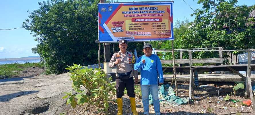 Bhabinkamtibmas Polsek Pulau Burung Pasang Spanduk Himbauan, Ajak Warga Peduli Kamtibmas
