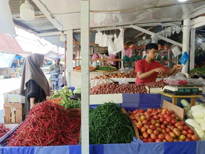 Stok Tersedia, Harga Cabai Merah di Pekanbaru Mulai Turun