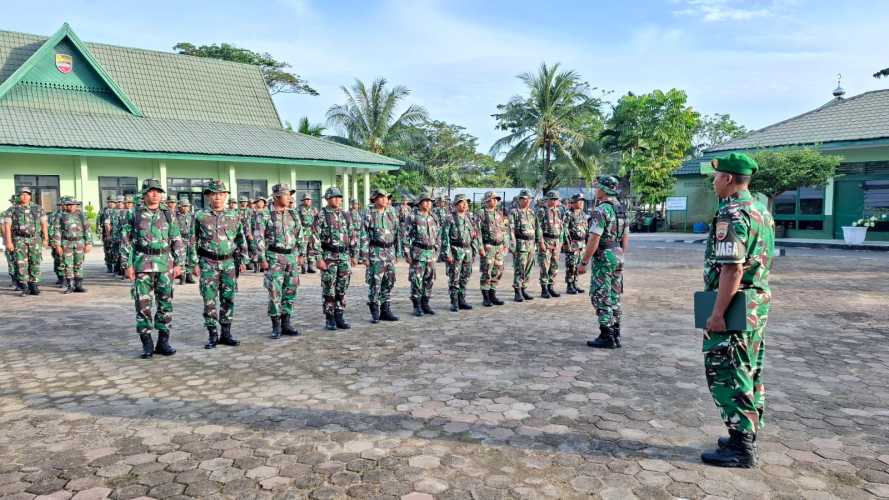 Personil Koramil 12/Batang Tuaka Ikuti Apel Gabungan untuk Tingkatkan Kemampuan dan Kesiapan Prajurit