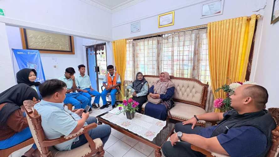Pelindo Regional 1 Tembilahan Lepas Siswi Magang SMK Negeri 1 Tembilahan Hulu dengan Penuh Haru