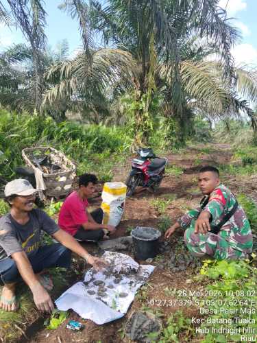 Babinsa Desa Pasir Mas Intensifkan Imbauan Pencegahan Kebakaran Lahan Melalui Komsos