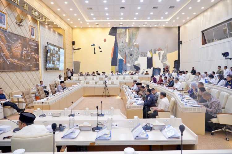 RDP Bersama Komisi II DPR RI, Menteri Nusron Sampaikan Penanganan Sengketa Capai 99,45%