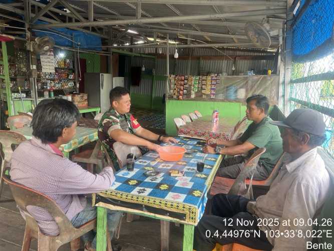 Babinsa Koramil 08/Mandah Ajak Warga Ciptakan Kerukunan dan Ketentraman di Desa Binaan