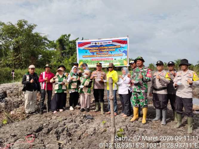 Sinergi TNI–Polri dan Masyarakat, Penanaman Jagung Kuartal I di Desa Sungai Dusun Dukung Program Ketahanan Pangan