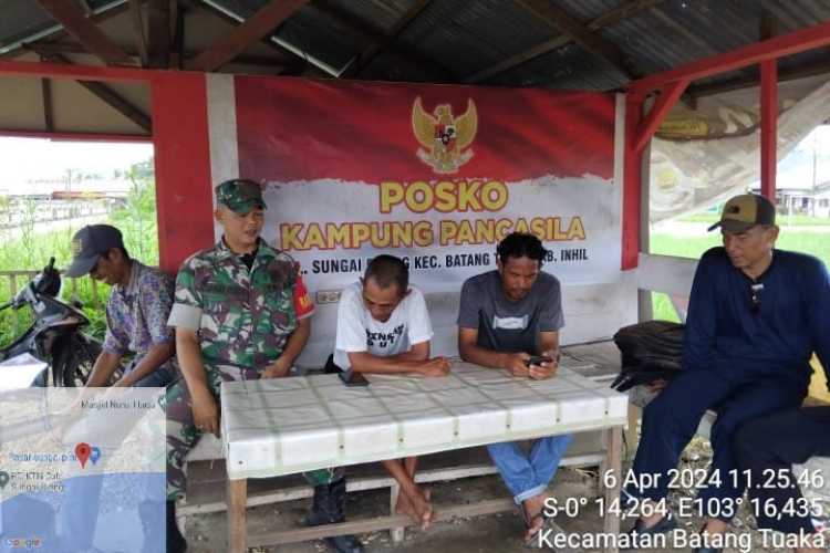 Babinsa Memastikan Mudik Aman dan Lancar