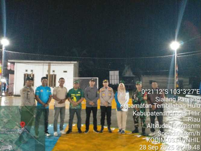 Camat Tembilahan Hulu Resmi Membuka Open Turnamen Futsal Pemuda Cup-1 Desa Sialang Panjang