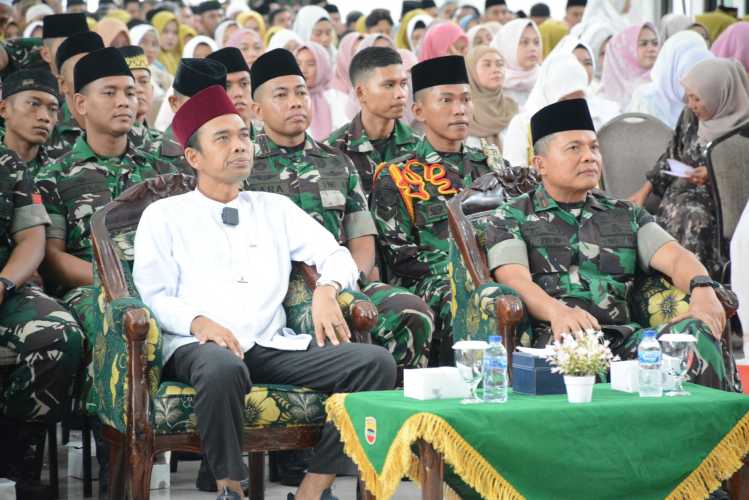 UAS Bicara Pentingnya Menjaga Keberagaman di Hadapan Anggota TNI Korem 031/Wira Bima