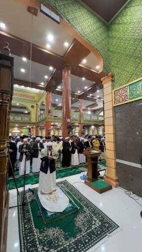 Panwascam Reteh melaksanakan Shalat Idul Adha di Masjid Besar Jami' Pulau Kijang.