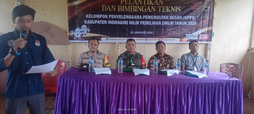 Babinsa Dukung Pelantikan KPPS Guna Suksesnya Pemilu 2024