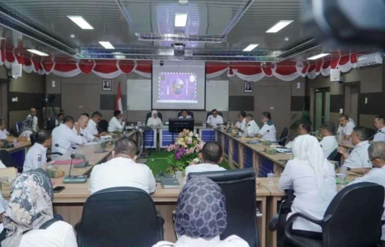 Pj. Bupati Kampar Rapat Penataan Non ASN Secara Zoom Meeting