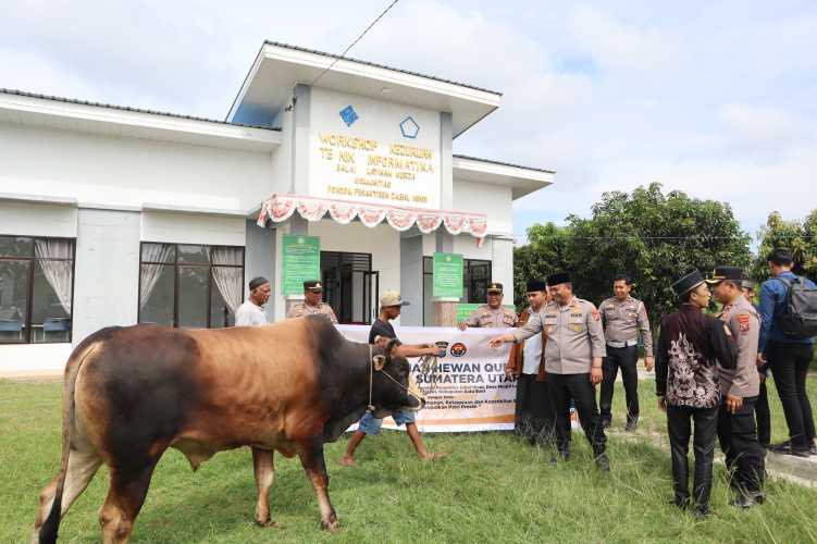 Kapolres Batu Bara Serahkan Hewan Qurban Kapolda Sumatera Utara untuk Pondok Pesantren Jabal Hindi