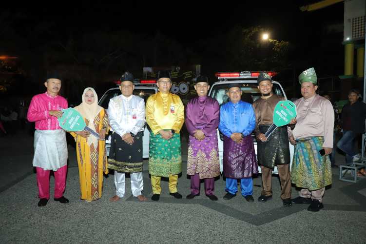 Bersempena Milad Inhil, BRK Syariah Serahkan 2 Unit Ambulans