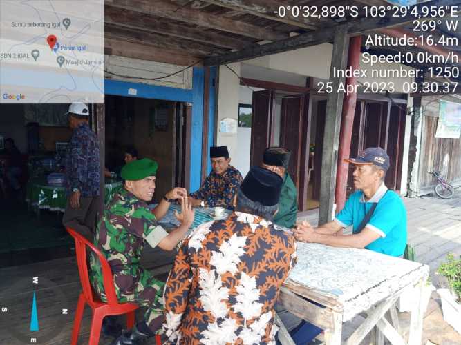 Babinsa Berikan Ruang Publik Untuk Berdiskusi