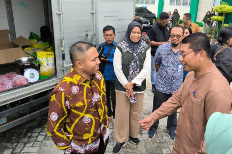 Gubri Abdul Wahid Kendalikan Inflasi: Warga Berterima Kasih atas Operasi Pasar Murah