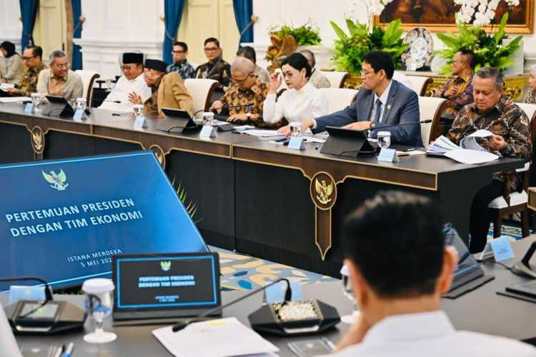 Presiden Prabowo Gelar Ratas Bahas Stabilitas Ekonomi, Pertumbuhan RI Salah Satu Tertinggi di G20