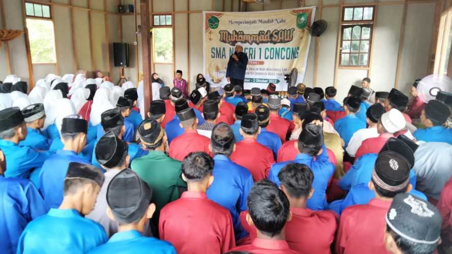 Keluarga Besar SMA Negeri 1 Concong Gelar Maulid Nabi Muhammad SAW