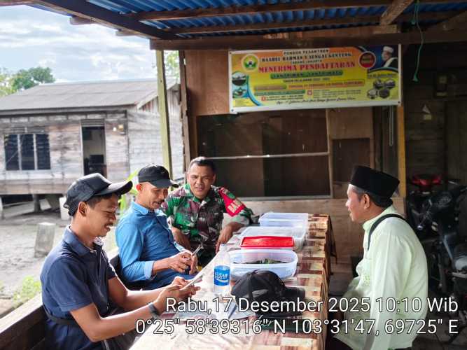 Babinsa Koramil 11 /Pulau Burung Laksanakan Pengawasan SDM Untuk Kondisi Sosial yang Kondusif